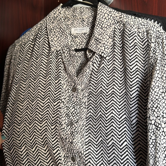 Equipment Pattern Button Down 💞 - Picture 2 of 5